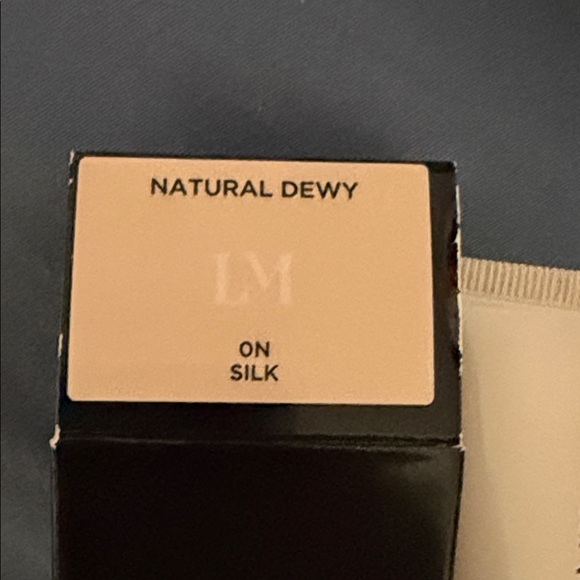 Laura Mercier tinted moisturizer - Picture 2 of 3